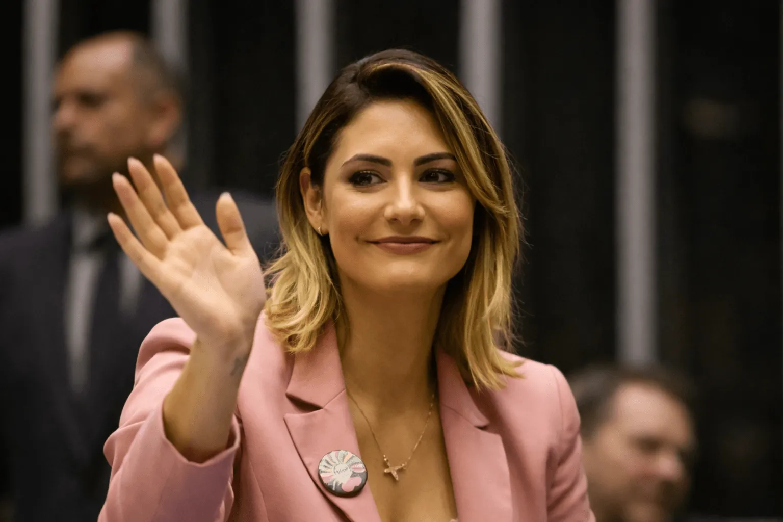 Michelle em ascensão: PL testa novo rosto para 2026 em meio ao desgaste de Flávio Bolsonaro